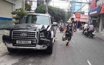 tai xe nghi say xin dieu khien xe hop tong vao ngan hang o sai gon roi lai xe tau thoat