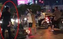 ha noi va cham nhe tren duong thanh nien di sh lao vao tan cong phu nu mang thai 8 thang