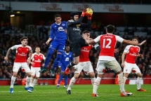 vuot qua everton arsenal tam thoi chiem ngoi dau premier league