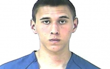 vu an chan dong my con trai dung bua giet hai cha me giau xac trong phong ngu sau do mo tiec an mung