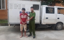 bat thanh cong doi tuong truy na sau khi dung dao cay cua trom tai san tiem tap hoa