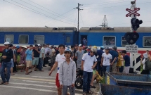 tren duong den tham con trai cha bi tau lua keo le gan 200 met tu vong thuong tam