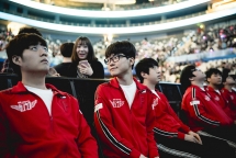 lien minh huyen thoai chuan bi cho mua giai 2017 skt t1 bat ngo trinh lang 2 tuyen thu moi