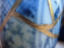 kintsugi thuat phuc che do gom bang vang tai tinh cua nghe nhan nhat ban