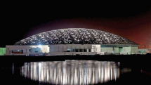 co gi trong bao tang louvre phien ban duoi bien o abu dhabi