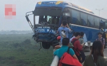 hinh anh vu va cham kinh hoang tren cau thanh tri chieu nay