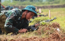 canh lon rung dung ak 47 ban roi may bay nem bom cua my chuyen chi co o viet nam