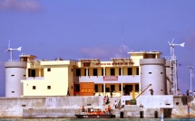 lao len dao da lon tau 701 anh hung dung cot moc chu quyen viet nam o truong sa