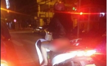 mac quan nhu khong giua troi ret co gai lam ca doan duong sung so