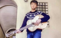 vi bi doa cong khai dong tinh nam thanh nien 17 tuoi sat hai ban trai roi giau thi the vao vali