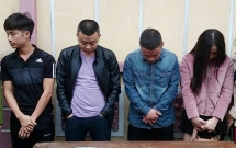 5 nam nu thanh nien dang om nhau phe thuoc lac trong nha nghi