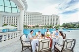 vinpearl festive holidays don le o thien duong tung bung nhan qua khung