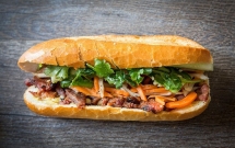 bao chi nuoc ngoai ngoi khen banh mi viet nam xep hang trong top 10 mon sandwich ngon nhat the gioi