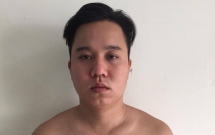 thanh nien dung dao sat hai thuc khach o sai gon khai vi cuon giay ve sinh