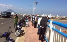 phu yen bo lai dep va xe may tren cau nam thanh nien mat tich bi an