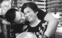 nguyen hong an hanh phuc mung tuoi moi ben me ruot