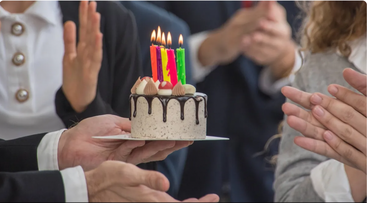 Thua kiện 10 tỷ đồng vì tự ý tổ chức sinh nhật cho nhân viên