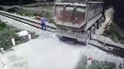 tin tuc trong ngay 13 moi nhat nhan vien gac chan cuu tau khoi tai nan