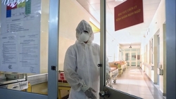 hai giao vien mac covid 19 toan bo nhan vien truong viet uc tphcm duoc cho lam viec tai nha