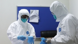 y bac si truc tiep kham dieu tri covid 19 duoc nang muc phu cap len 300000 dongngay