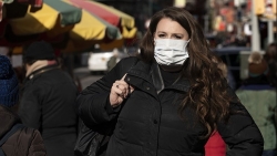 my phu nhan cao buoc gianh mua khau trang trung quoc ban cho phap