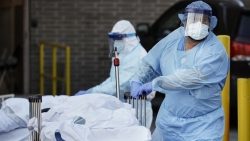 trung quoc tang ca nhiem tro lai my ghi nhan hon 1700 ca tu vong