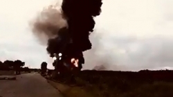 video may bay trinh sat my bi tan cong va thieu rui trong can cu