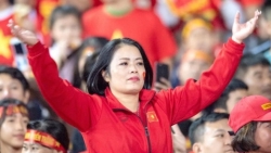 bi phan doi tac gia cau hat bay len troi la em bay ra ngoai noi gi