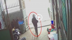 video ten trom vao nha lay cap 3 thung bia chu nha phat hien truy duoi rao riet