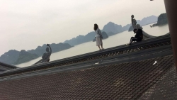 treo len mai chua chup anh xa rac bua bai va nhung hinh anh xau xi tai chua tam chuc