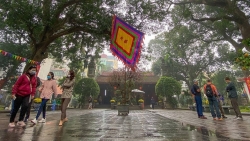 den chua ha noi vang khach di le do lo ngai virus corona