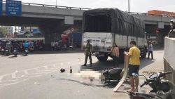 video nguoi phu nu bi xe tai can tu vong tren duong di kham benh