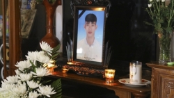 them mot nam thanh nien nguoi viet nghi tu vong trong xe container tai anh