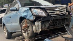 nghi van tai xe o ha noi say ruou dam lien hoan xe may khien 5 nguoi bi thuong