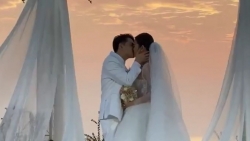 clip ong cao thang hon dong nhi trong dam cuoi the ky