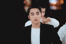 son tung m tp la dai dien viet nam duy nhat lot top 100 nam than dep nhat chau a