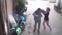 bi sam so co gai truy duoi ke bien thai den cung