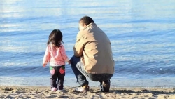 7 kieu bo me de nuoi day con thanh nhung dua tre uu tu