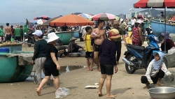 "Chợ nấu ăn" nhếch nhác trên bãi biển Vũng Tàu