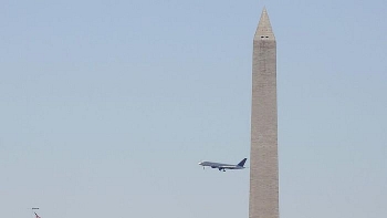 xuat hien loi de doa se dam may bay vao dien capitol vao ngay 61