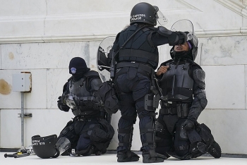 Cảnh sát tự tử sau vụ bạo loạn ở Điện Capitol
