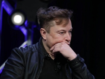 elon musk lai bi jeff bezos soan ngoi nguoi giau nhat the gioi