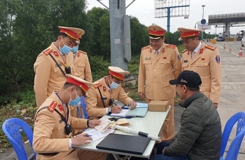 hon 370 truong hop vi pham nong do con bi xu ly tinh toi ngay mung 3 tet