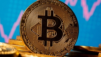 Giá Bitcoin xuyên thủng ngưỡng 50.000 USD/đồng