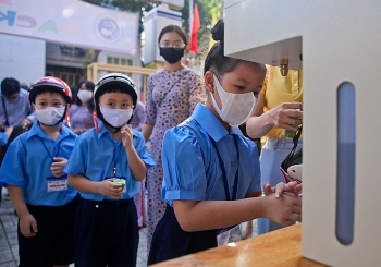 hoc sinh tphcm tro lai truong hoc tu ngay 13