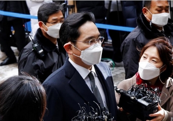 Thái tử Samsung 'gặp vấn đề' liên tục trước phiên xét xử