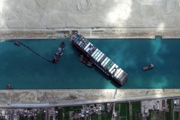 tau ever given chuan bi roi kenh dao suez