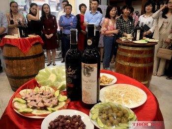 trai nghiem van hoa vang tai thang long winery