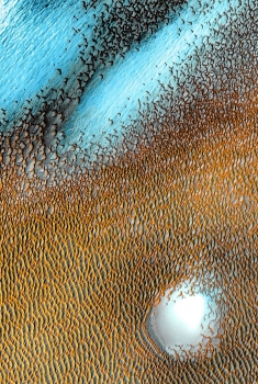 Cồn cát màu xanh đẹp mê người trên sao Hỏa