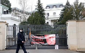 Nga 'giáng đòn đau' vào đại sứ quán Czech
